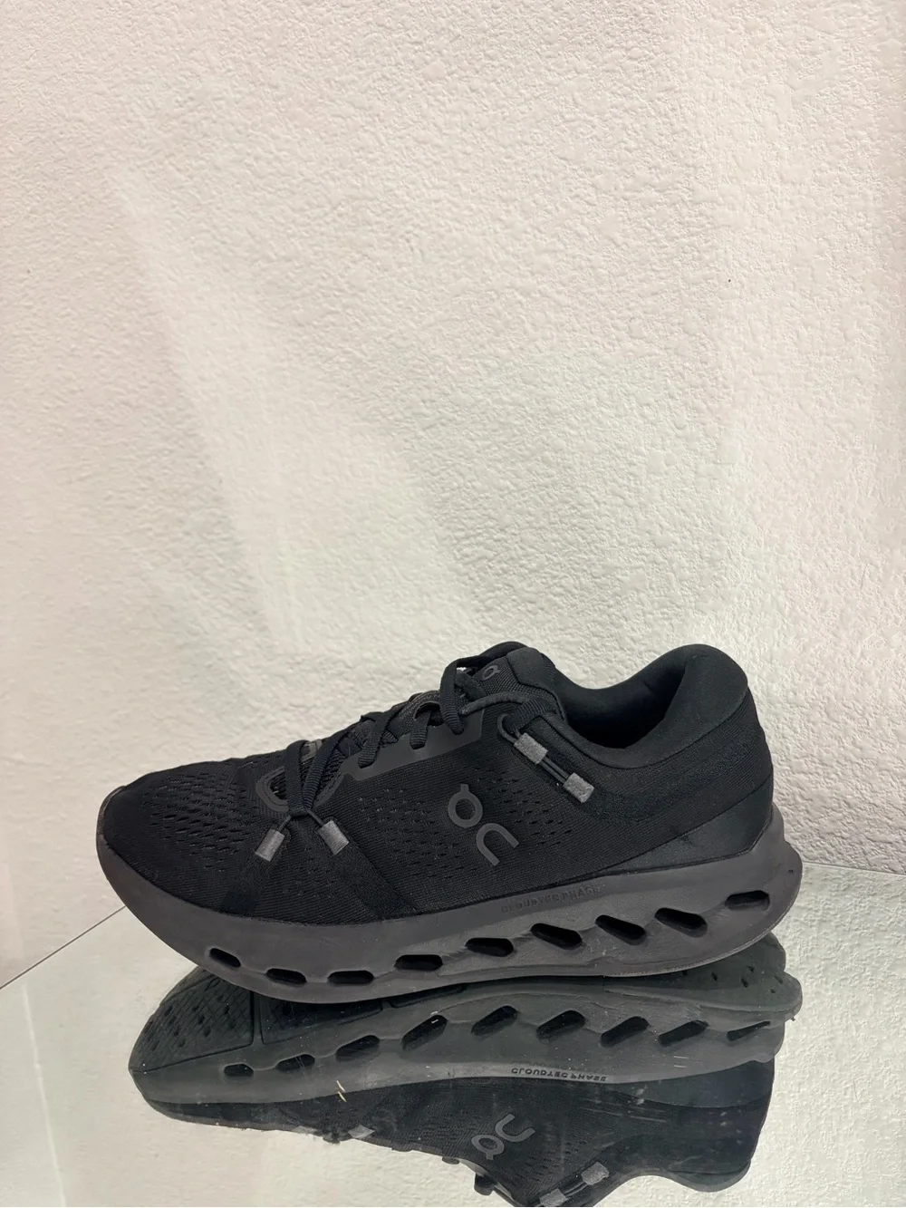 On Running breathable knit